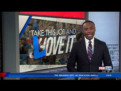 What It's Like to be a Swim Instructor at Goldfish Swim School